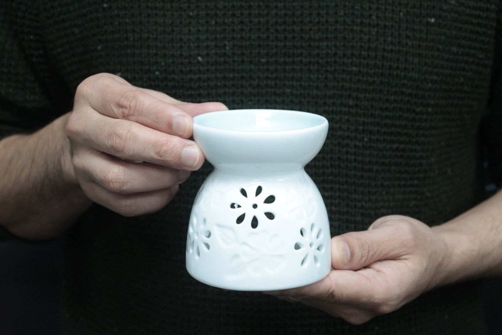 Classic White Oil Burner - Floral with Teal Well - Image 2