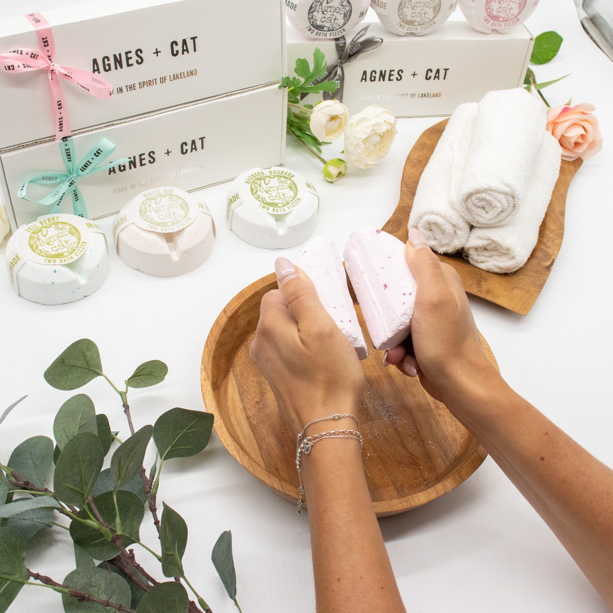 Agnes + Cat Lakeland Favourites Bath Fizzer Gift Set | Luxury Bath Bomb Gift Set - Image 7
