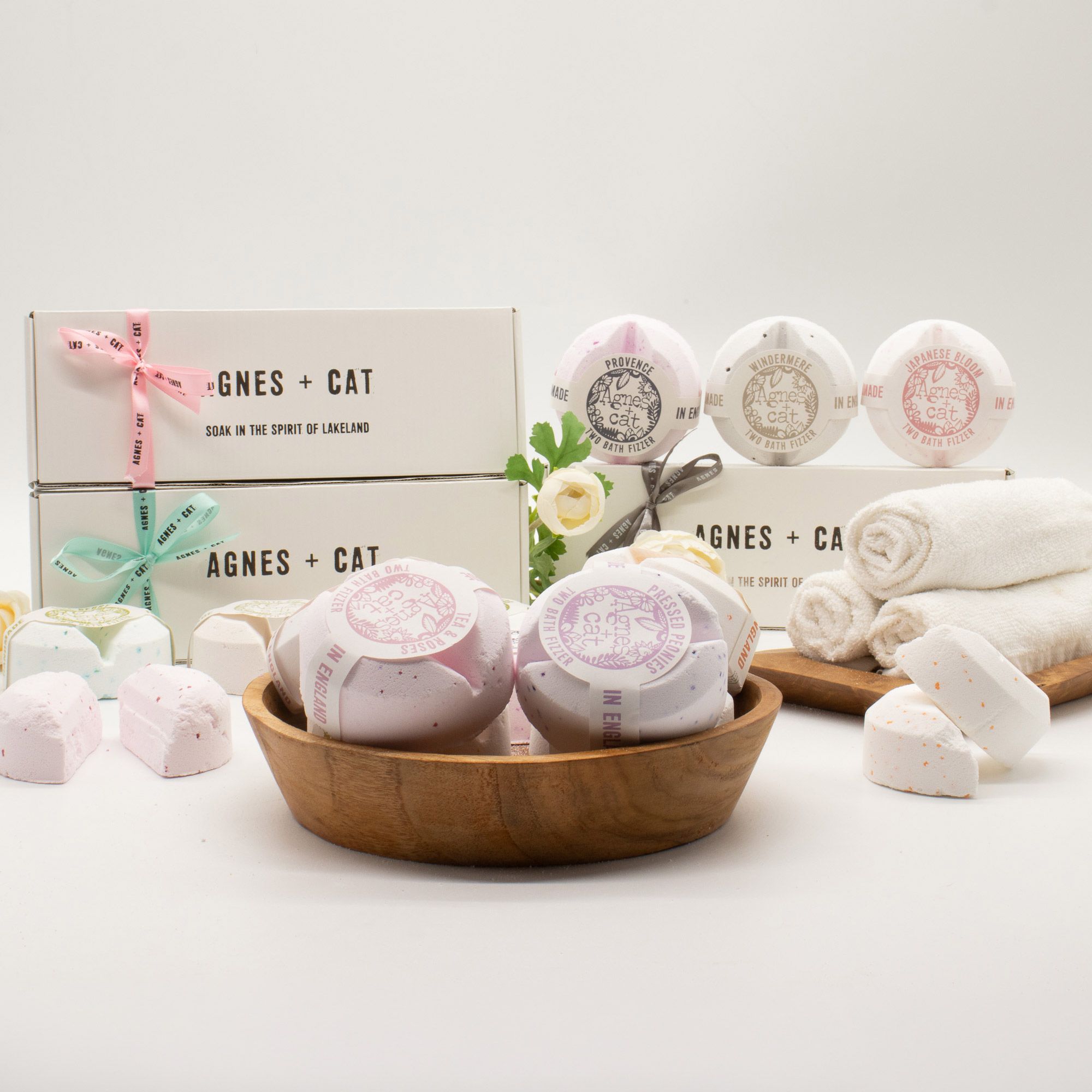 Agnes + Cat Lakeland Favourites Bath Fizzer Gift Set | Luxury Bath Bomb Gift Set - Image 8